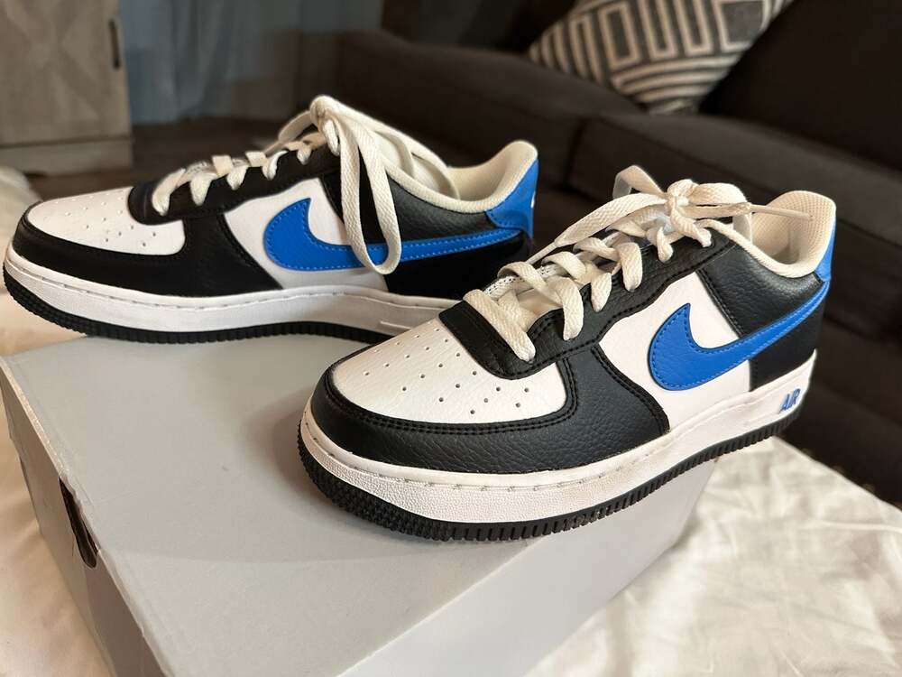 Nike Air Force 1 Low GS 'Black Light Photo Blue' (FN8008-001)